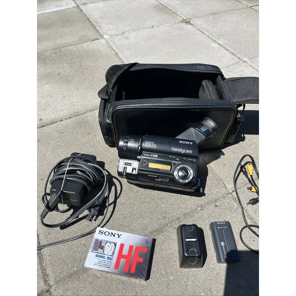 Sony Handycam CCD-TR416 Hi-8 Analog Video Camcorder Camera Bundle